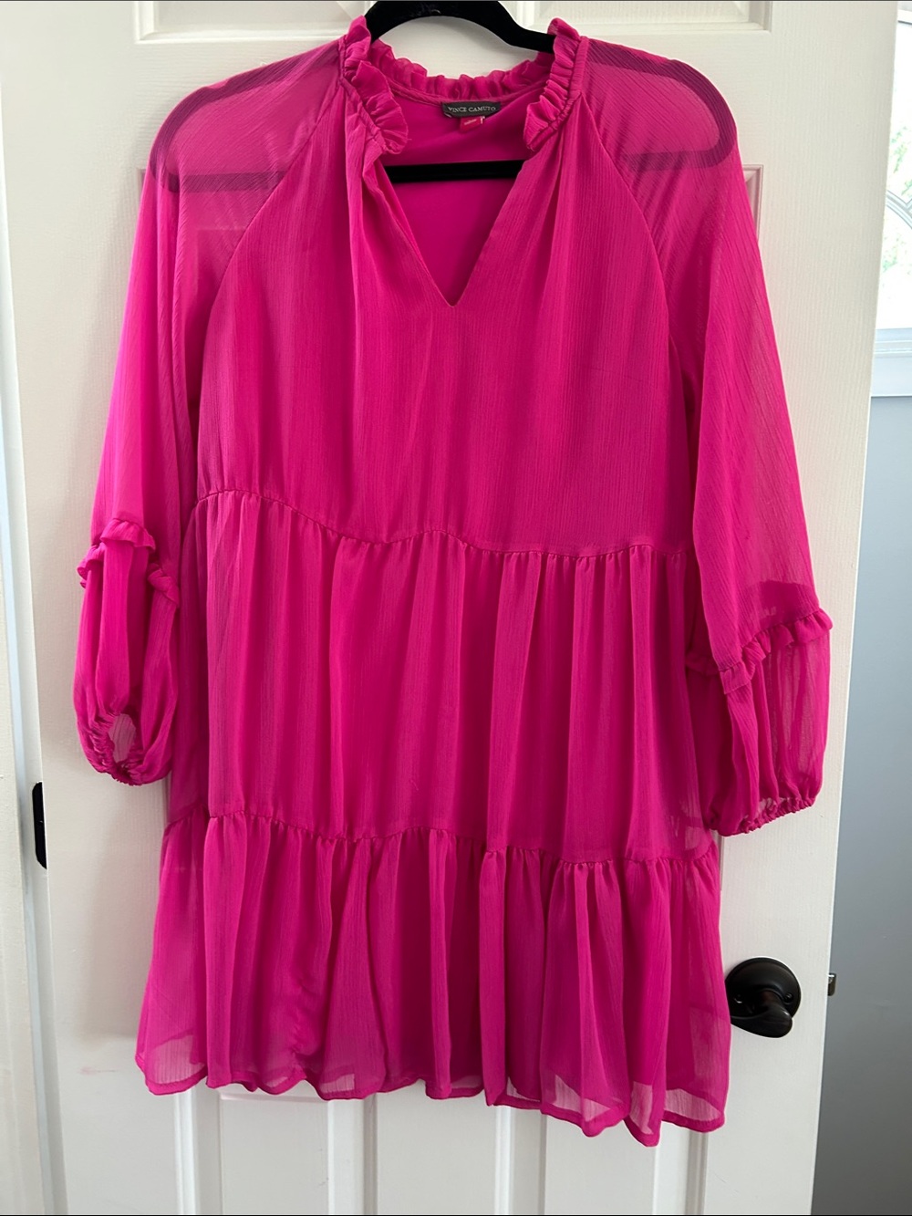 XS Vince Camuto Fuchsia Tiered Long-Sleeve Blouse